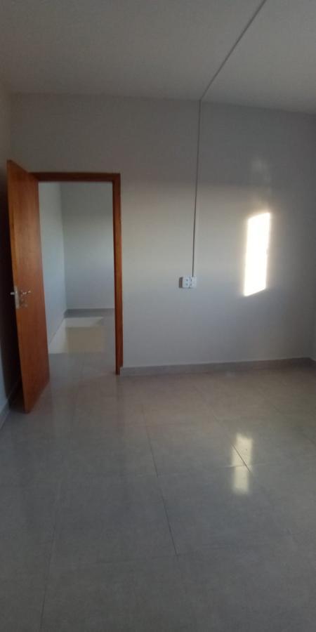 Casa à venda com 2 quartos, 166m² - Foto 3