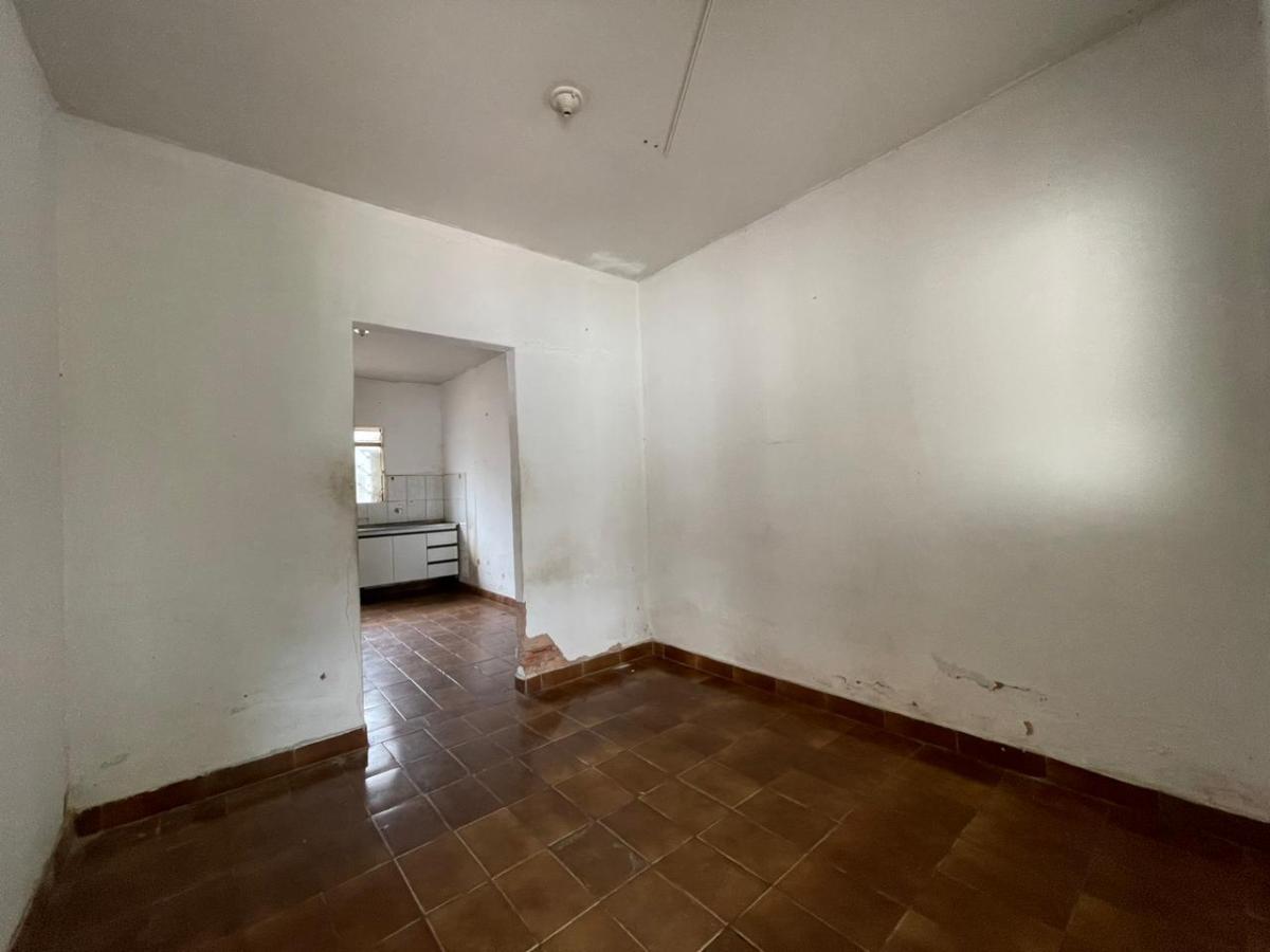 Casa à venda com 3 quartos, 220m² - Foto 2