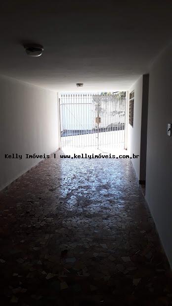 Casa à venda com 3 quartos, 200m² - Foto 2