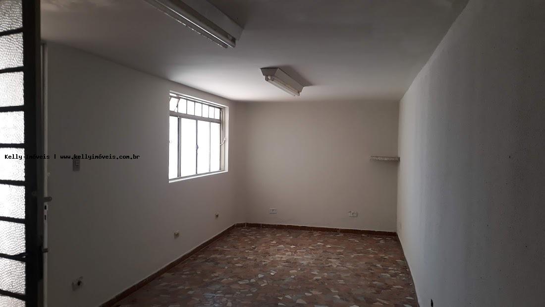 Casa à venda com 3 quartos, 200m² - Foto 3