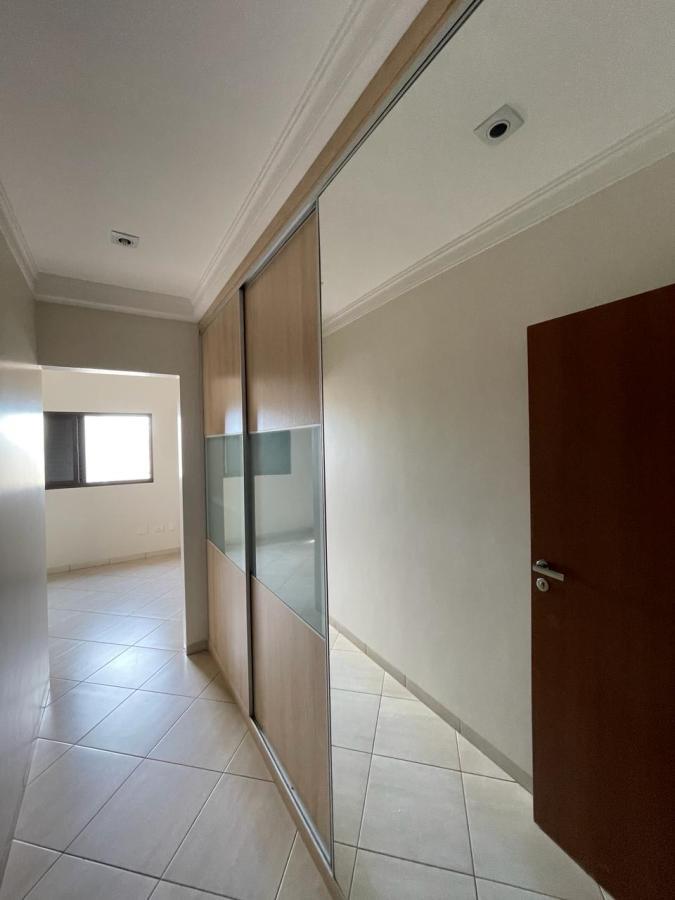 Apartamento à venda com 3 quartos, 155m² - Foto 3