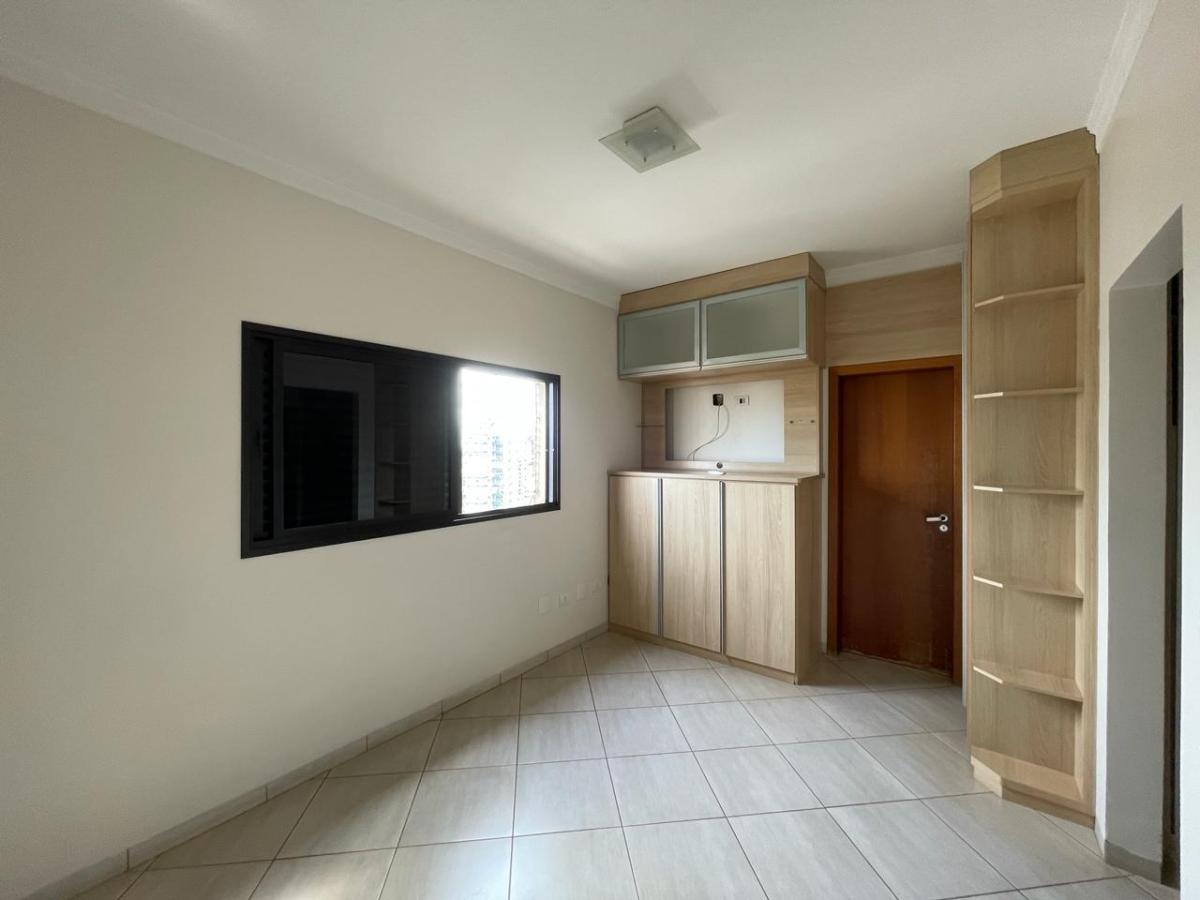 Apartamento à venda com 3 quartos, 155m² - Foto 4