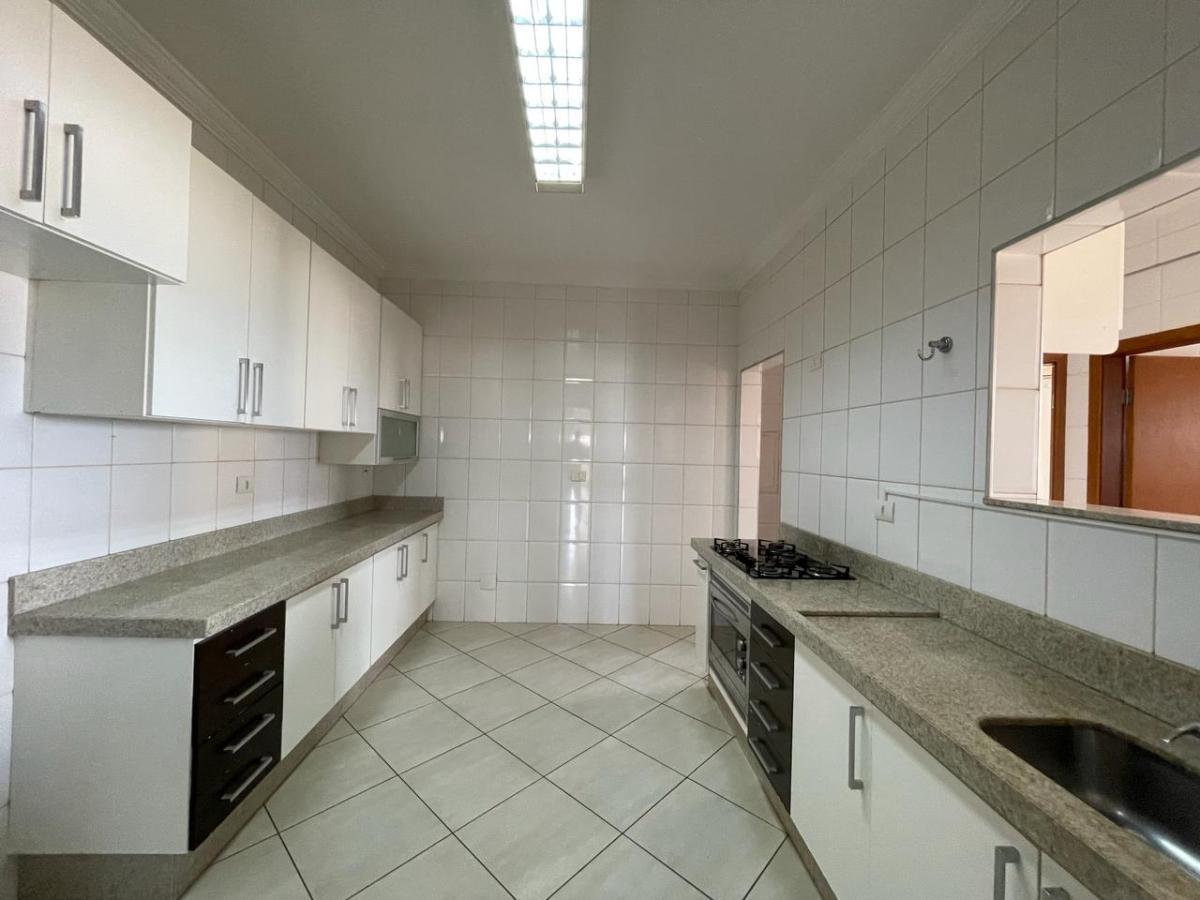 Apartamento à venda com 3 quartos, 155m² - Foto 33