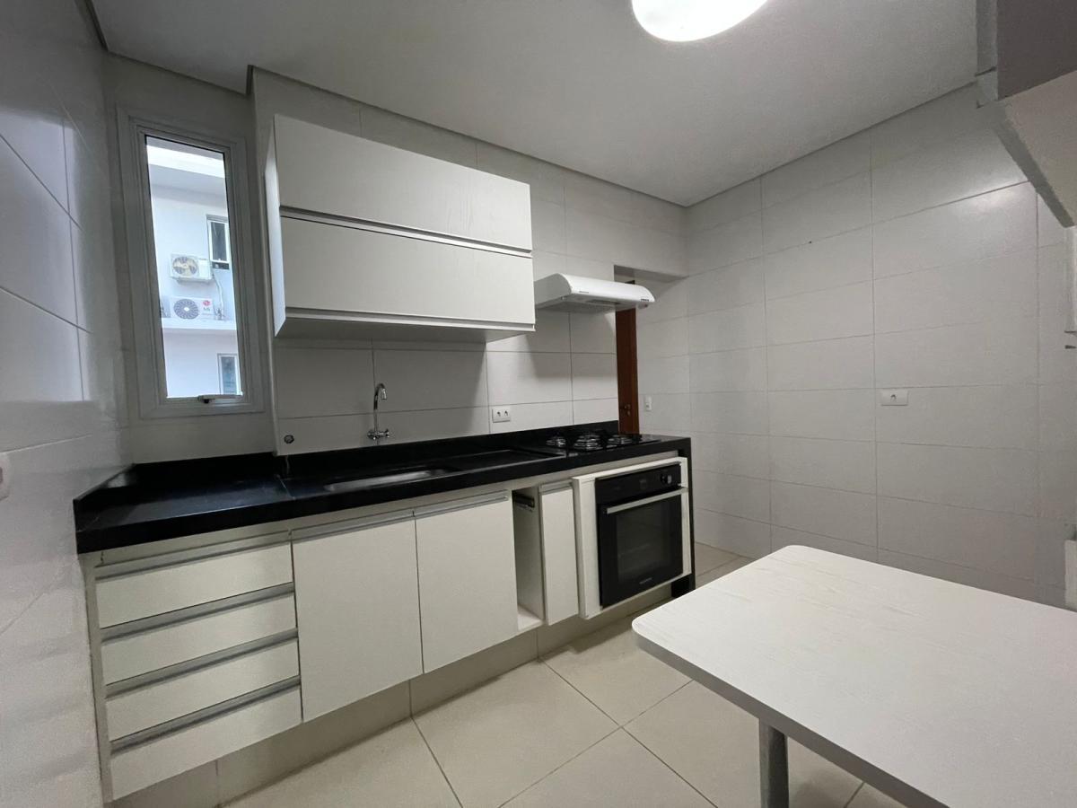 Apartamento à venda com 3 quartos, 107m² - Foto 3