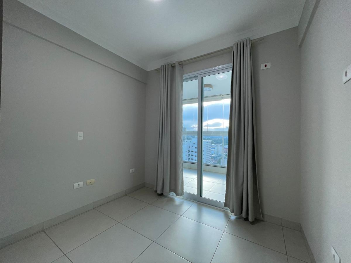 Apartamento à venda com 3 quartos, 107m² - Foto 4