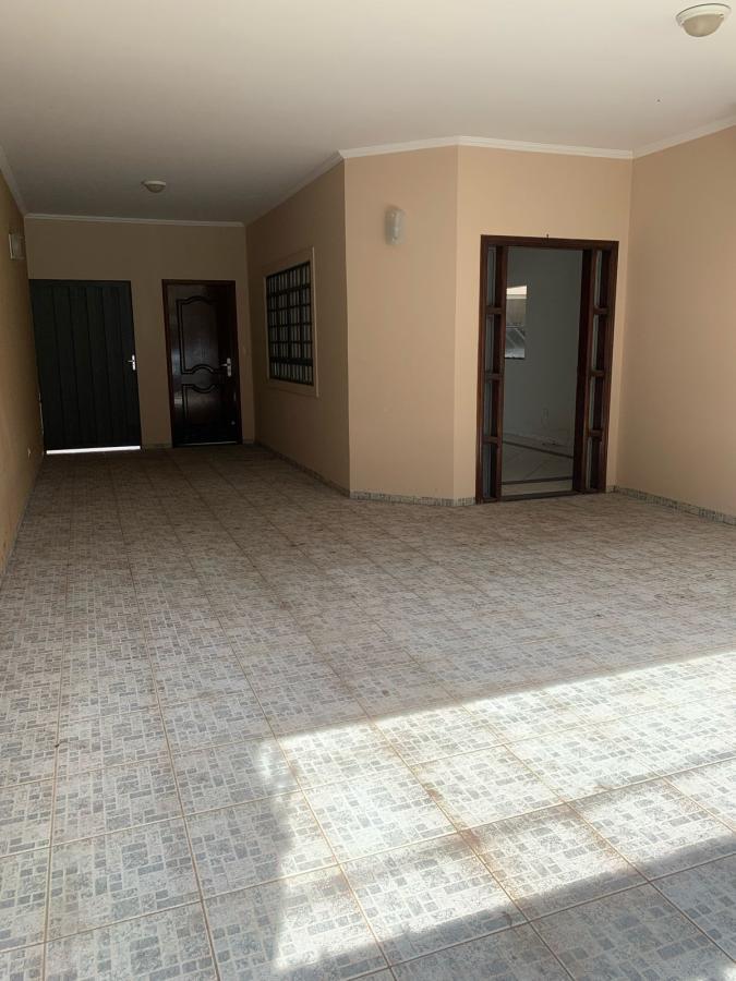 Casa à venda com 4 quartos, 400m² - Foto 1