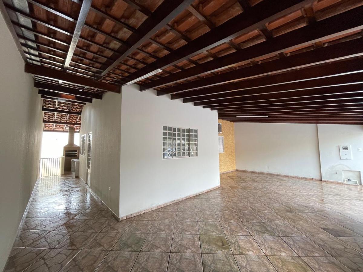 Casa à venda com 3 quartos, 146m² - Foto 2