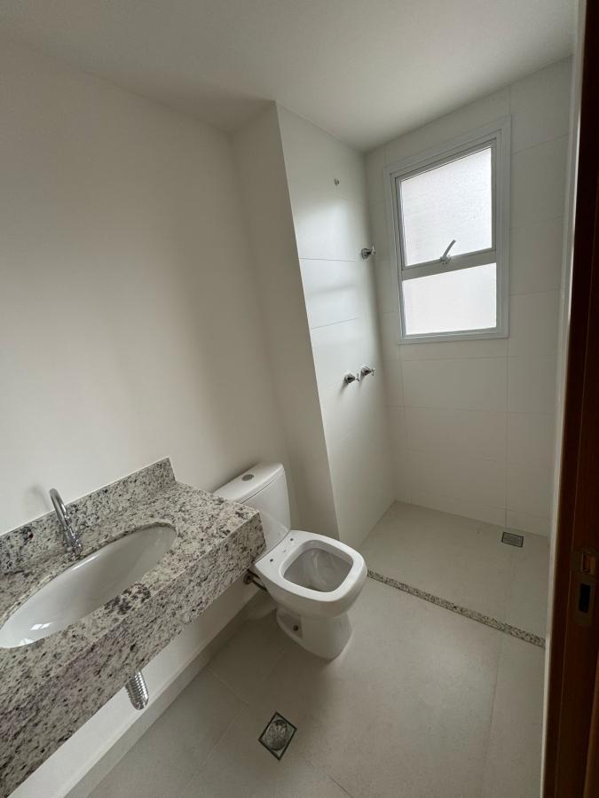 Apartamento à venda com 2 quartos, 63m² - Foto 2