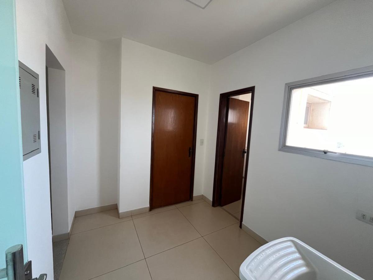 Apartamento à venda com 3 quartos - Foto 12