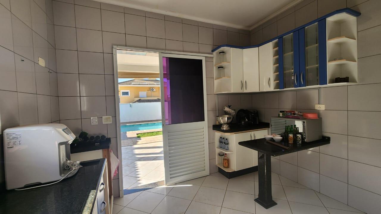 Casa de Condomínio à venda com 3 quartos, 382m² - Foto 8