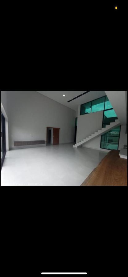 Casa de Condomínio à venda com 3 quartos, 450m² - Foto 2