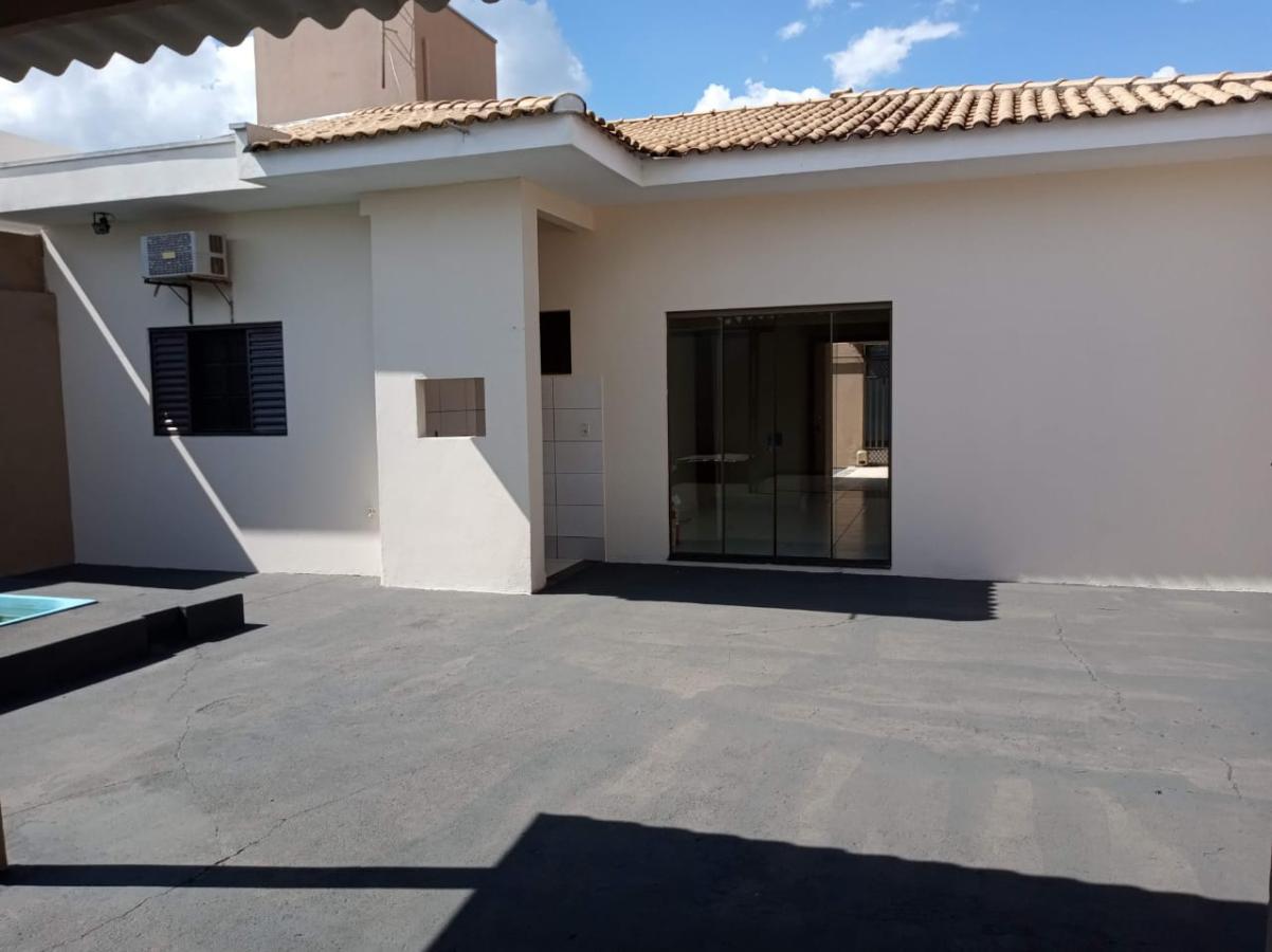 Casa à venda com 3 quartos, 252m² - Foto 2