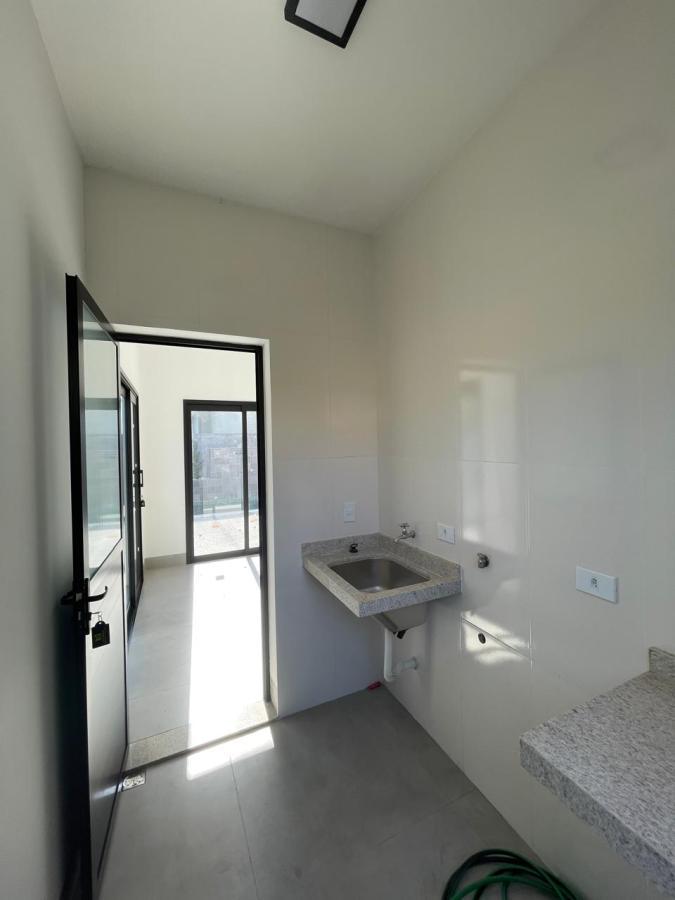 Casa de Condomínio à venda com 3 quartos, 180m² - Foto 2