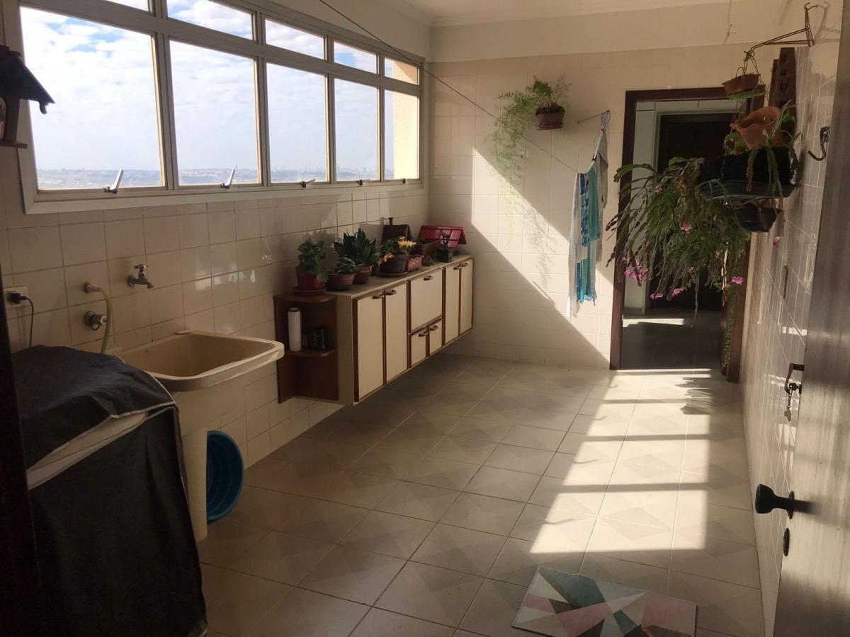 Apartamento à venda com 3 quartos, 270m² - Foto 14