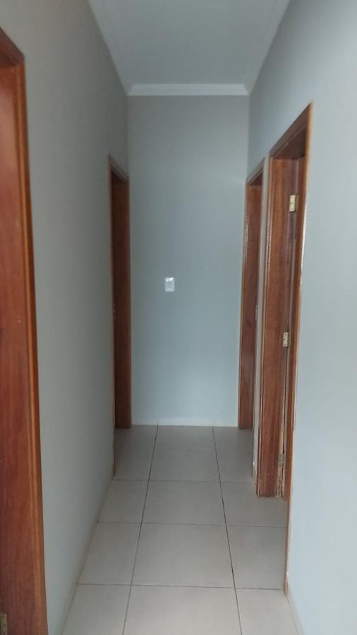 Casa à venda com 3 quartos, 213m² - Foto 2