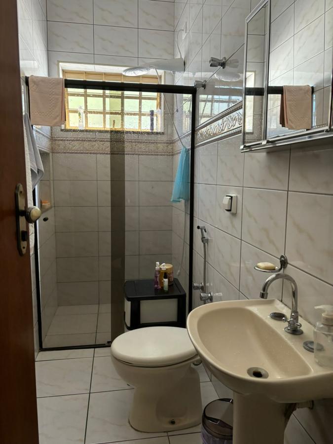 Casa à venda com 5 quartos, 242m² - Foto 17