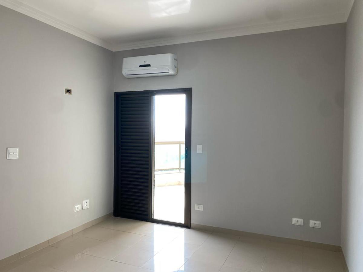 Apartamento à venda com 3 quartos, 300m² - Foto 17