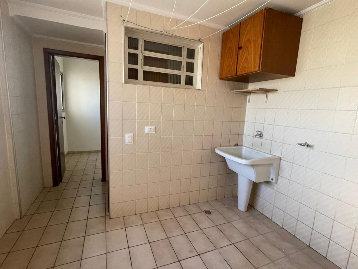 Apartamento à venda com 3 quartos, 136m² - Foto 4