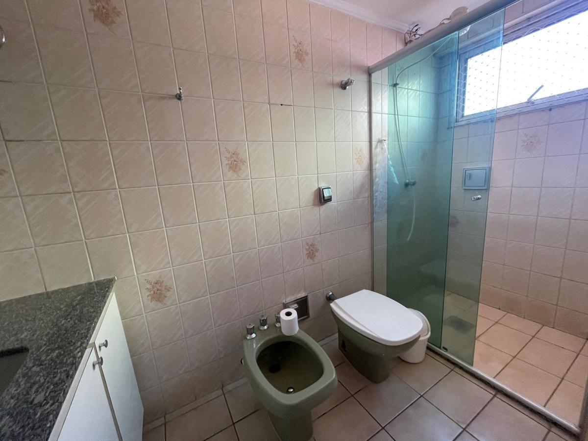 Apartamento à venda com 3 quartos, 136m² - Foto 9