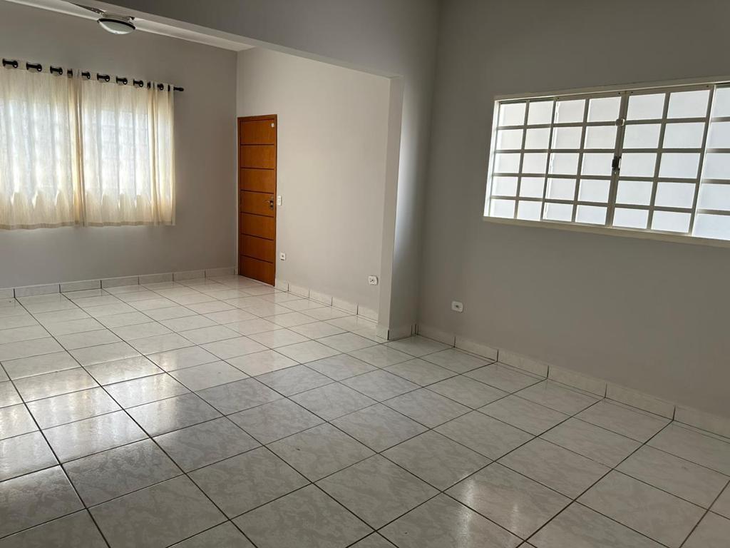 Casa à venda com 2 quartos, 144m² - Foto 2