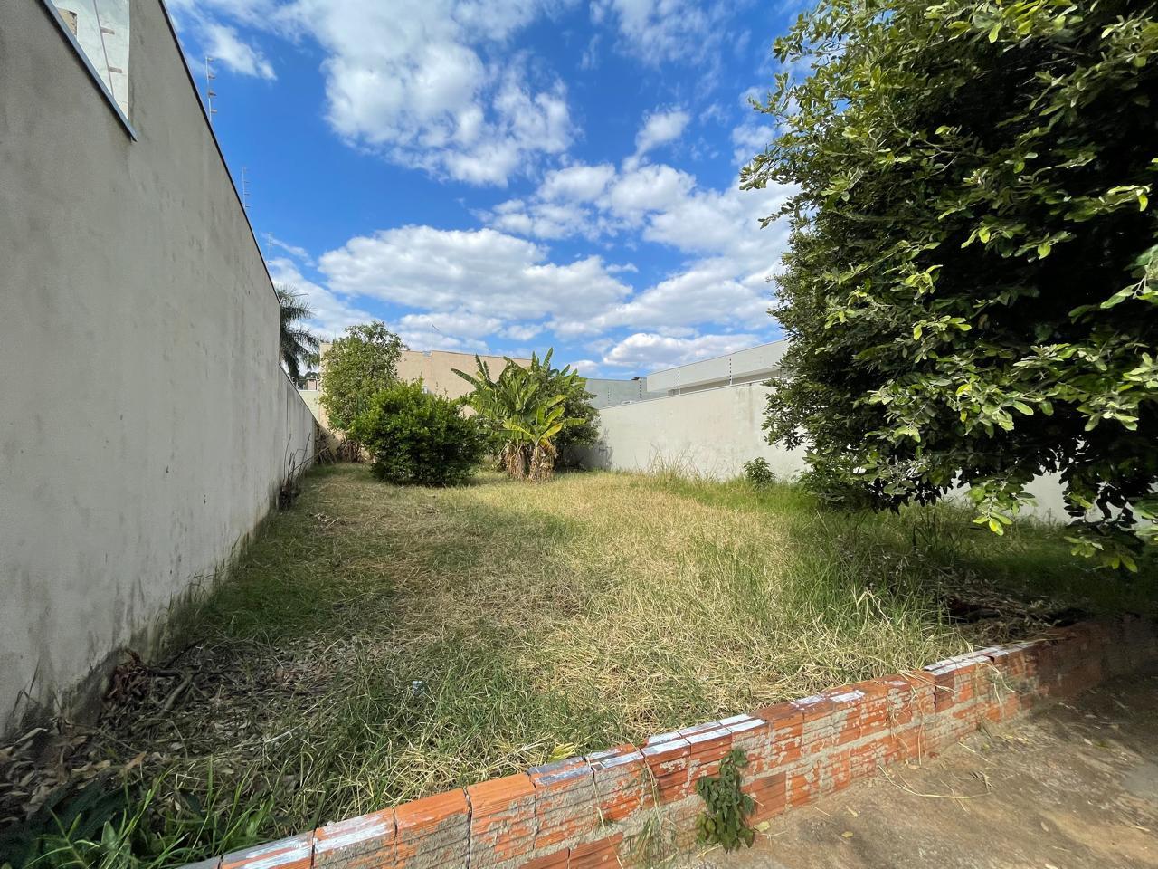 Terreno à venda, 420m² - Foto 1