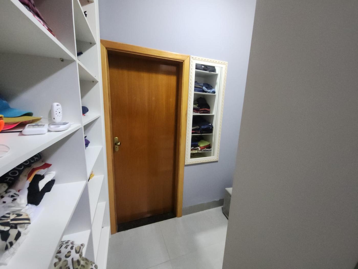 Casa à venda com 3 quartos, 252m² - Foto 11