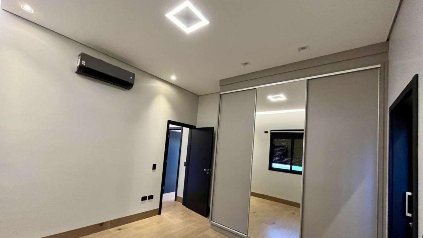 Casa de Condomínio à venda com 3 quartos, 241m² - Foto 32