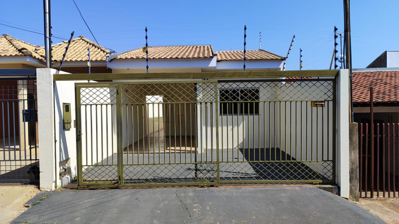 Casa à venda com 2 quartos, 70m² - Foto 1