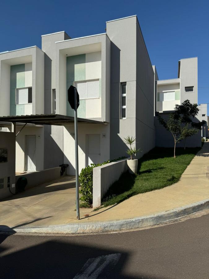 Casa de Condomínio à venda com 2 quartos, 68m² - Foto 1