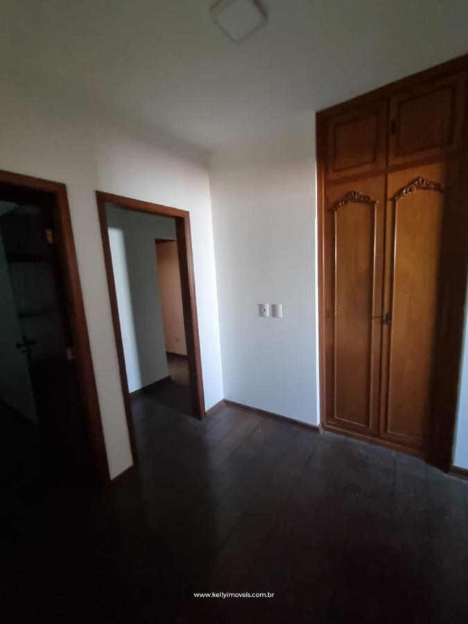 Prédio Inteiro para alugar com 4 quartos, 330m² - Foto 12