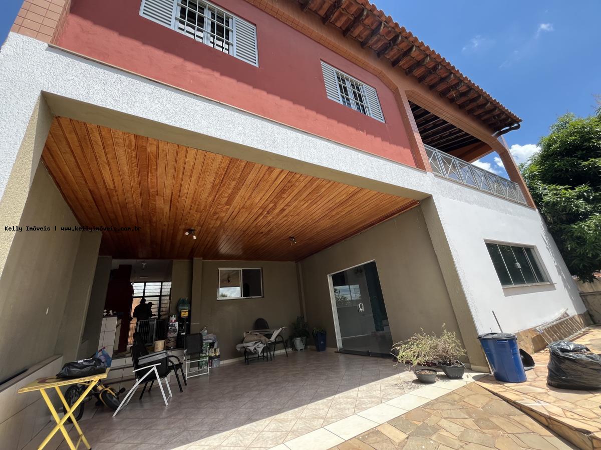 Casa para alugar com 5 quartos, 303m² - Foto 4