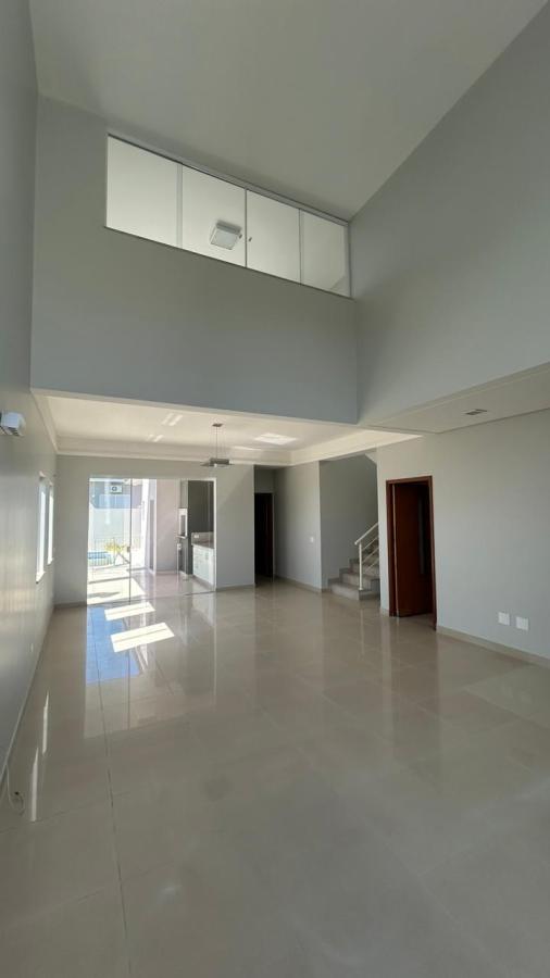 Casa de Condomínio à venda com 4 quartos, 360m² - Foto 3