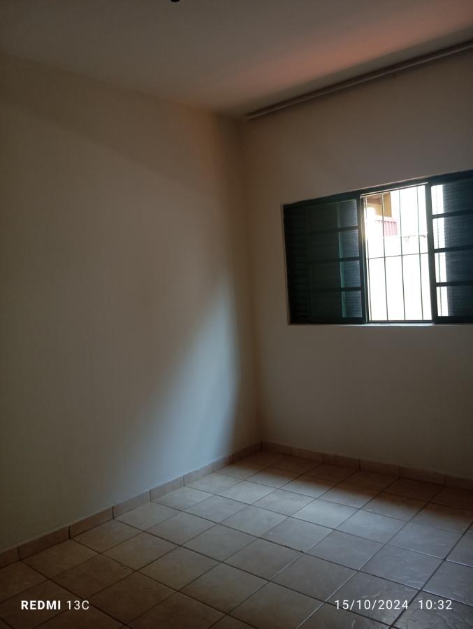 Casa para alugar com 2 quartos, 300m² - Foto 6