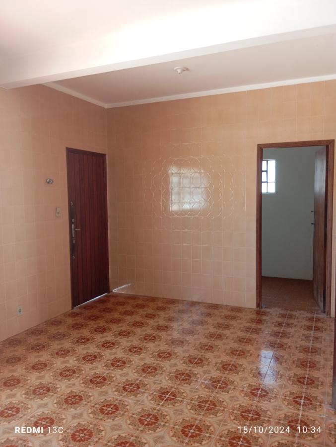 Casa para alugar com 2 quartos, 300m² - Foto 8