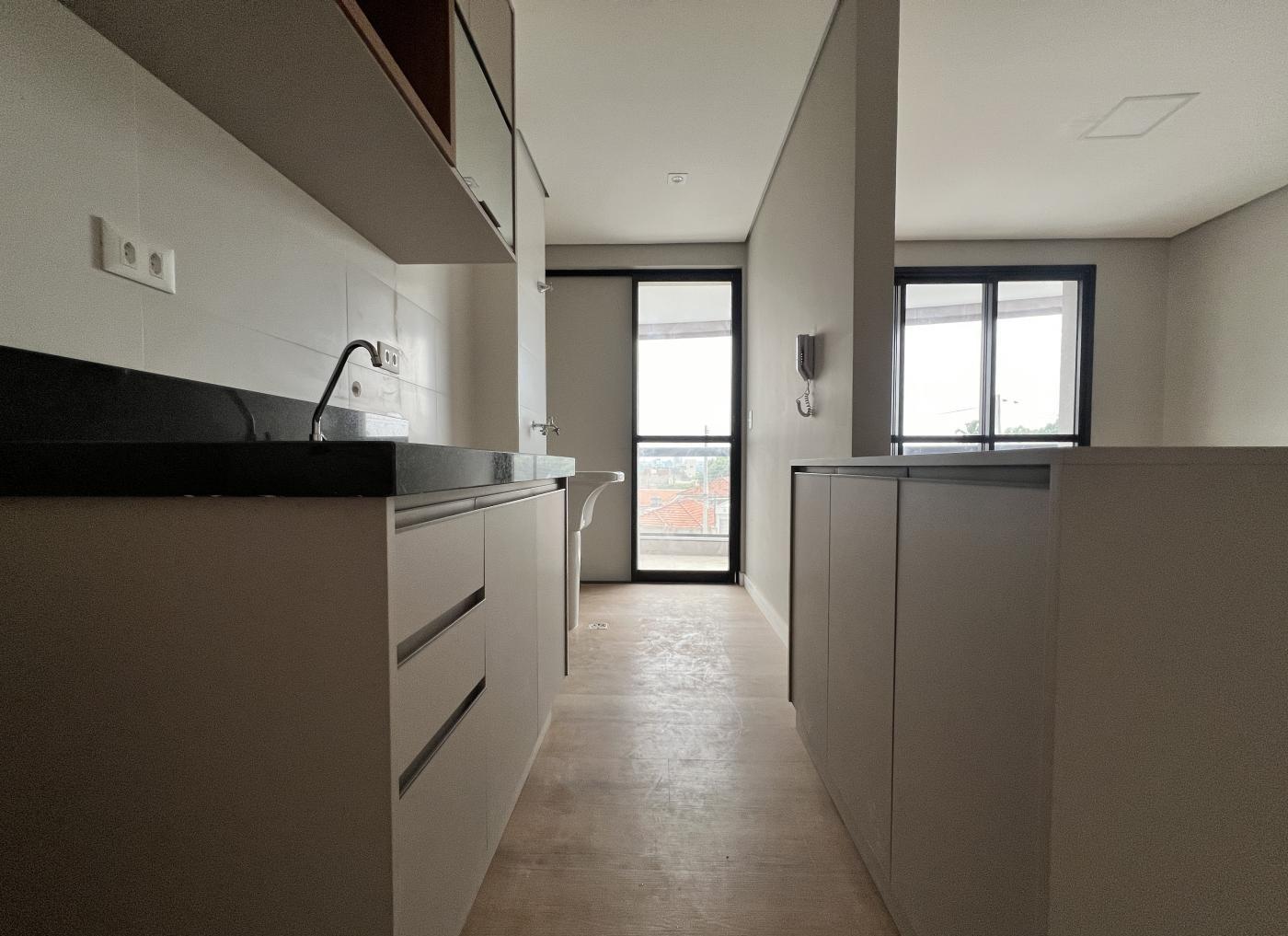 Apartamento à venda com 2 quartos, 72m² - Foto 2