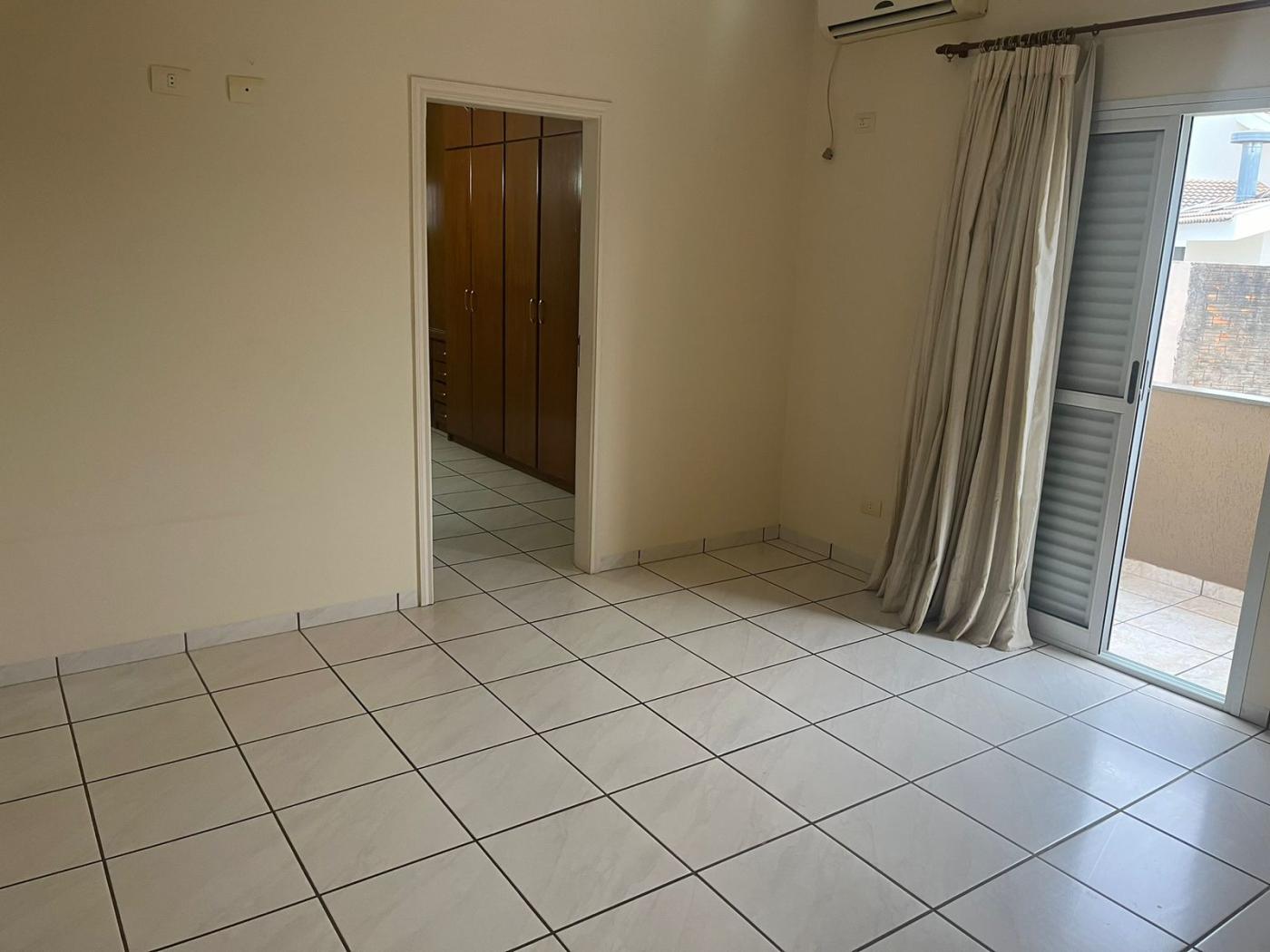 Casa de Condomínio para alugar com 3 quartos, 360m² - Foto 11