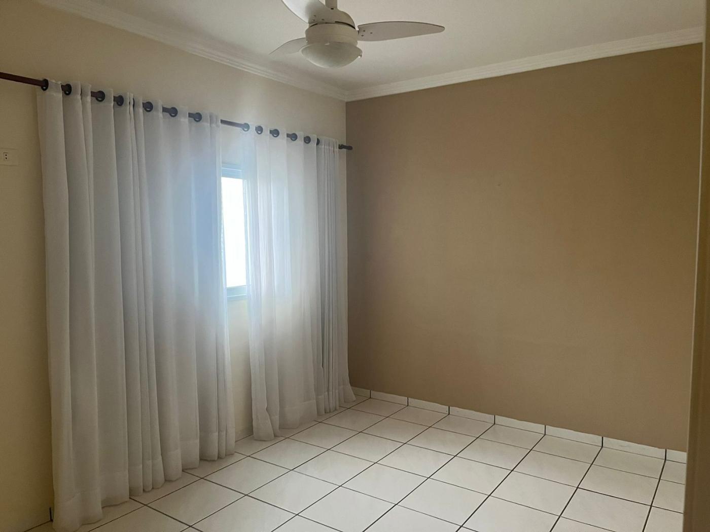 Casa de Condomínio para alugar com 3 quartos, 360m² - Foto 13