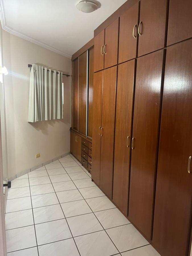 Casa de Condomínio para alugar com 3 quartos, 360m² - Foto 12