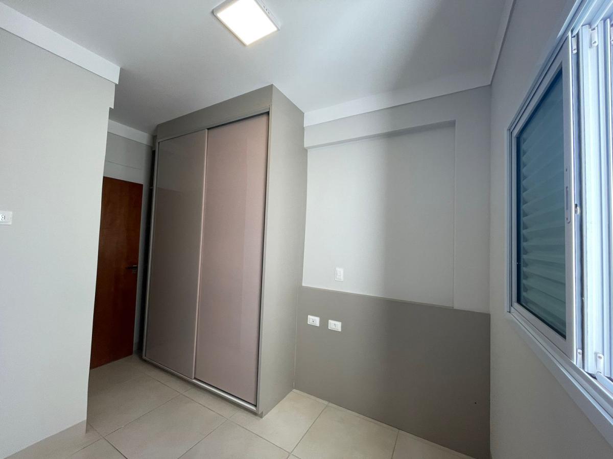 Apartamento para alugar com 3 quartos, 98m² - Foto 8