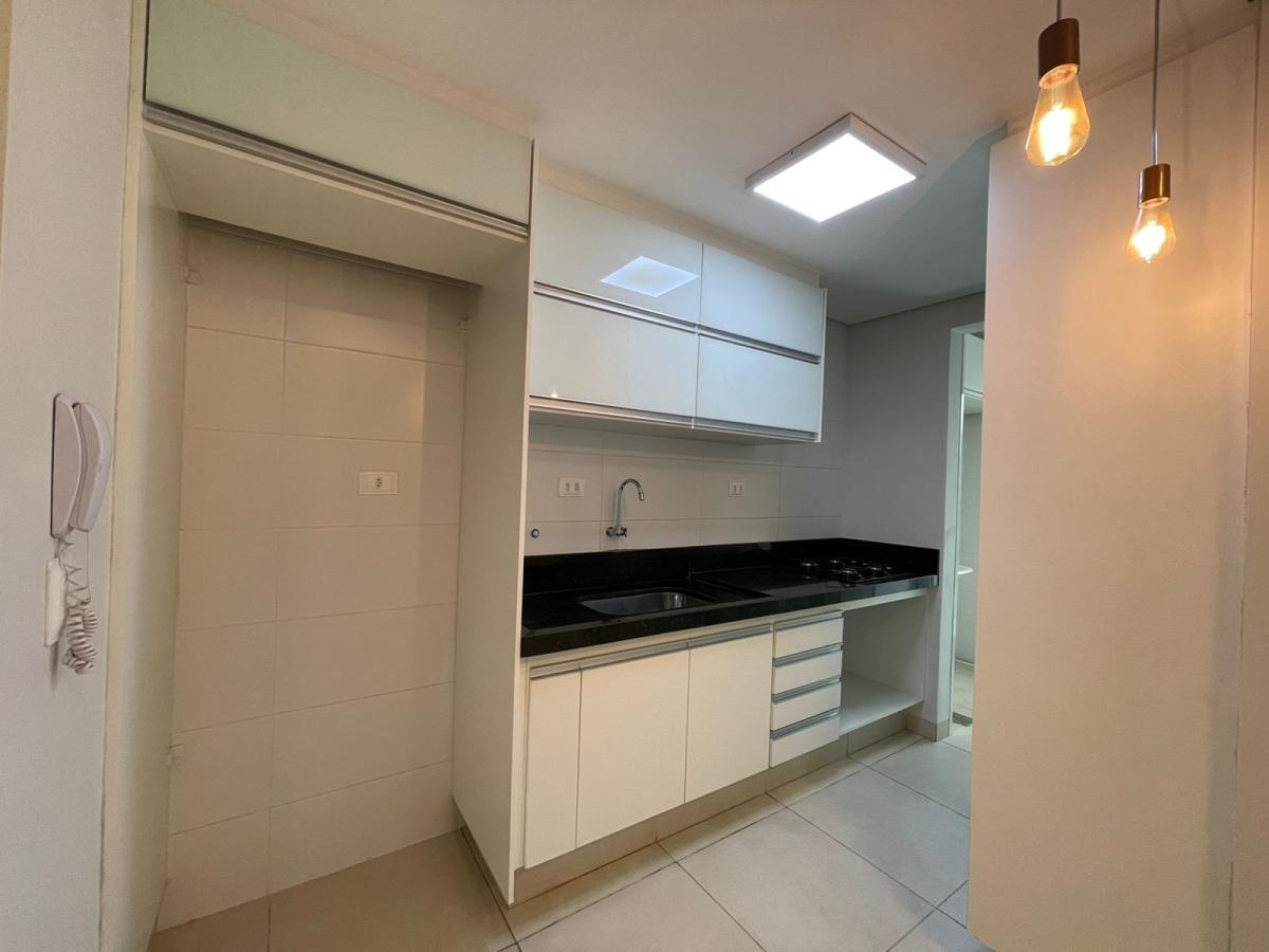 Apartamento para alugar com 3 quartos, 98m² - Foto 3