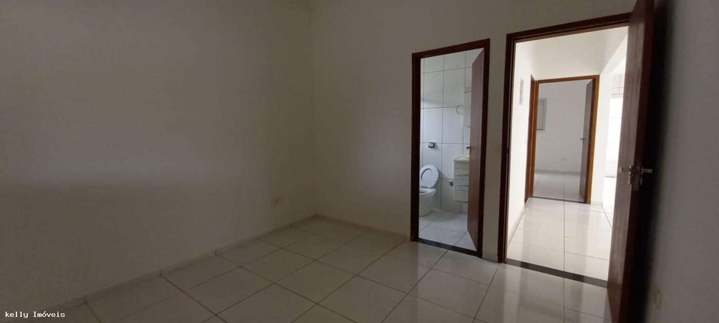 Casa para alugar com 2 quartos, 200m² - Foto 10