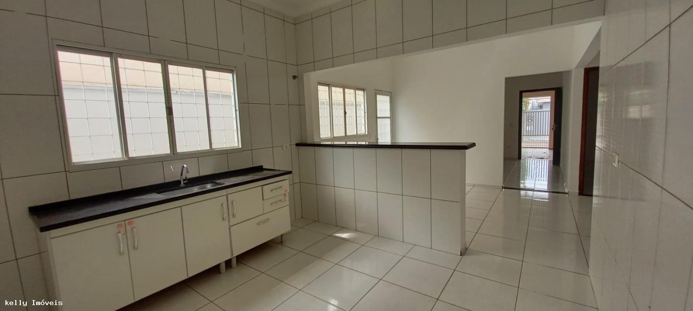 Casa para alugar com 2 quartos, 200m² - Foto 14