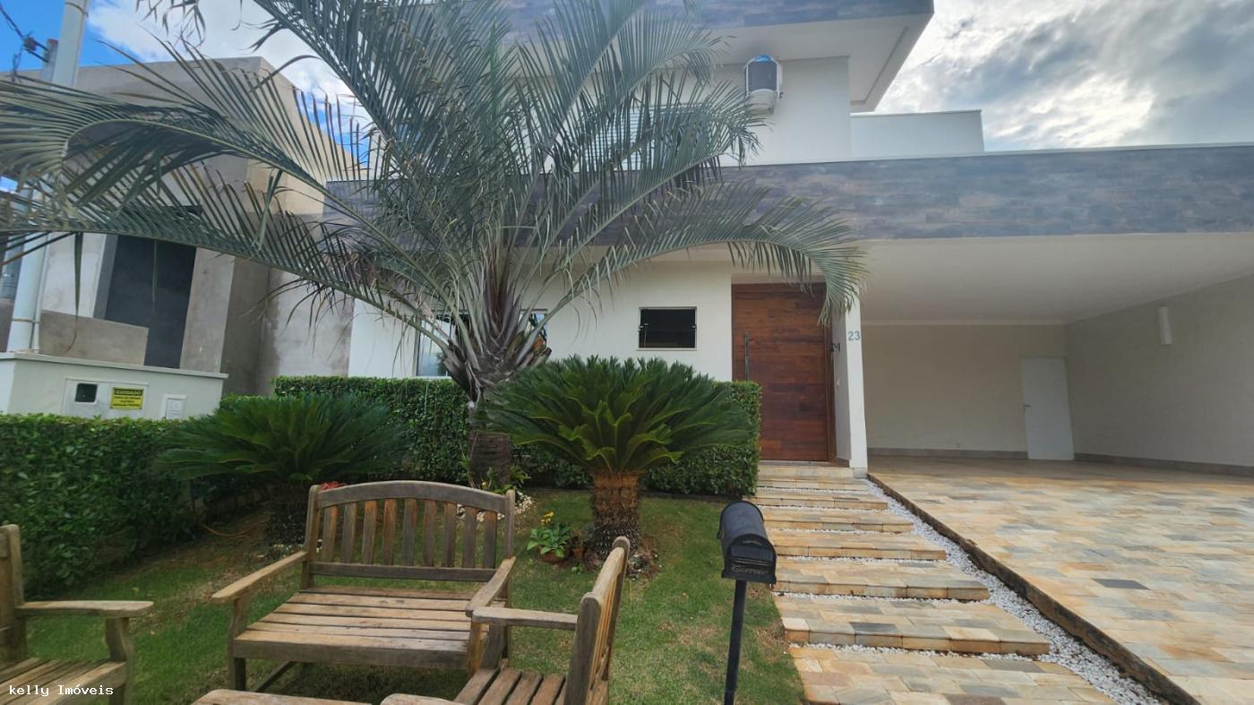 Casa de Condomínio à venda com 3 quartos, 260m² - Foto 2