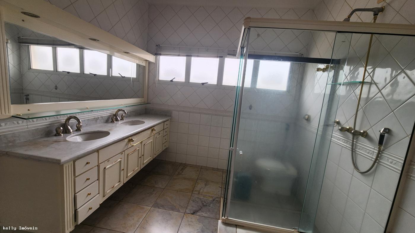 Casa de Condomínio para alugar com 5 quartos, 500m² - Foto 11