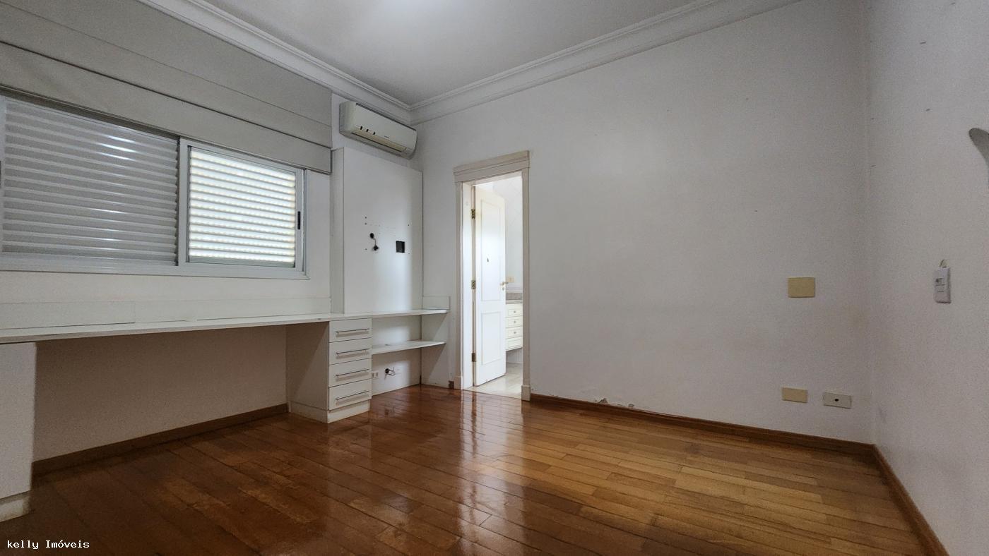 Casa de Condomínio para alugar com 5 quartos, 500m² - Foto 15