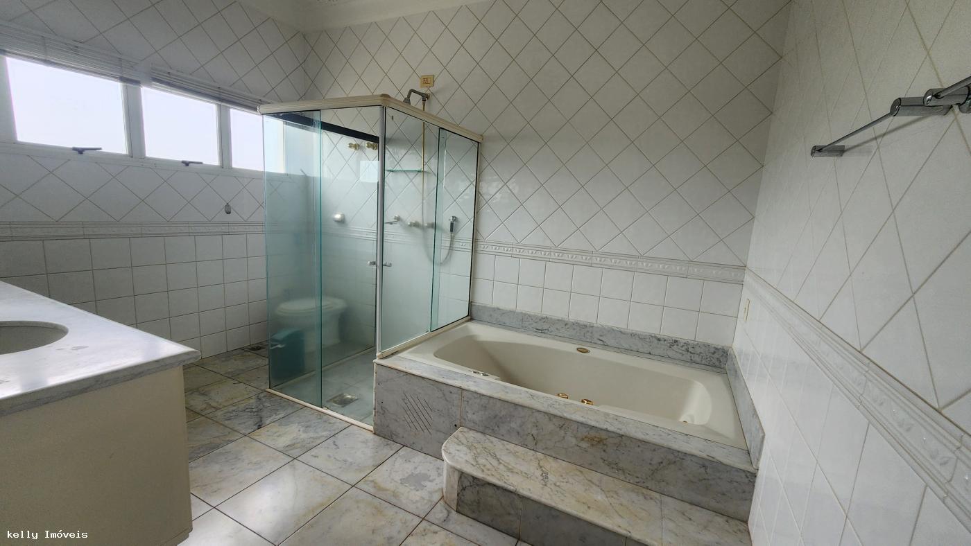 Casa de Condomínio para alugar com 5 quartos, 500m² - Foto 18